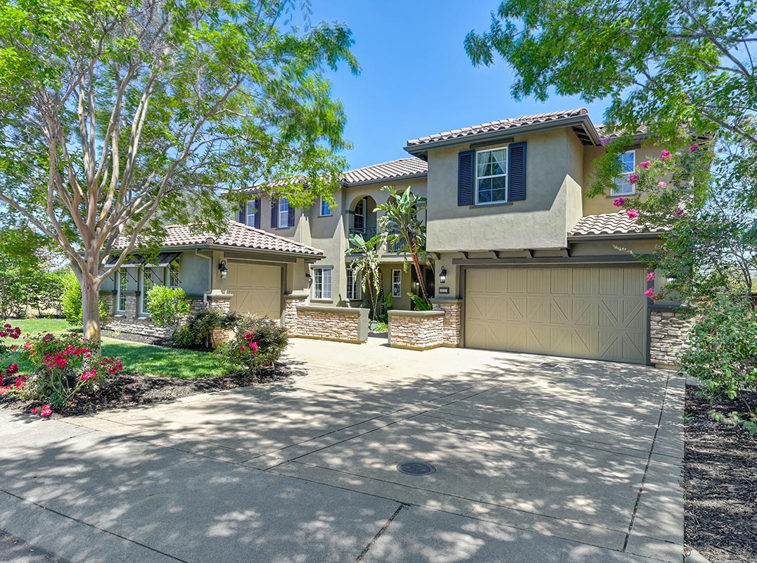 Gated Bella Lago in The Promontory